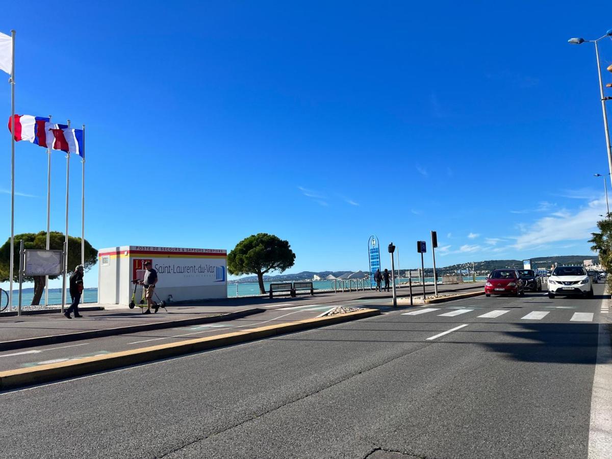 Aeroport Seafront With Pool Apartamento